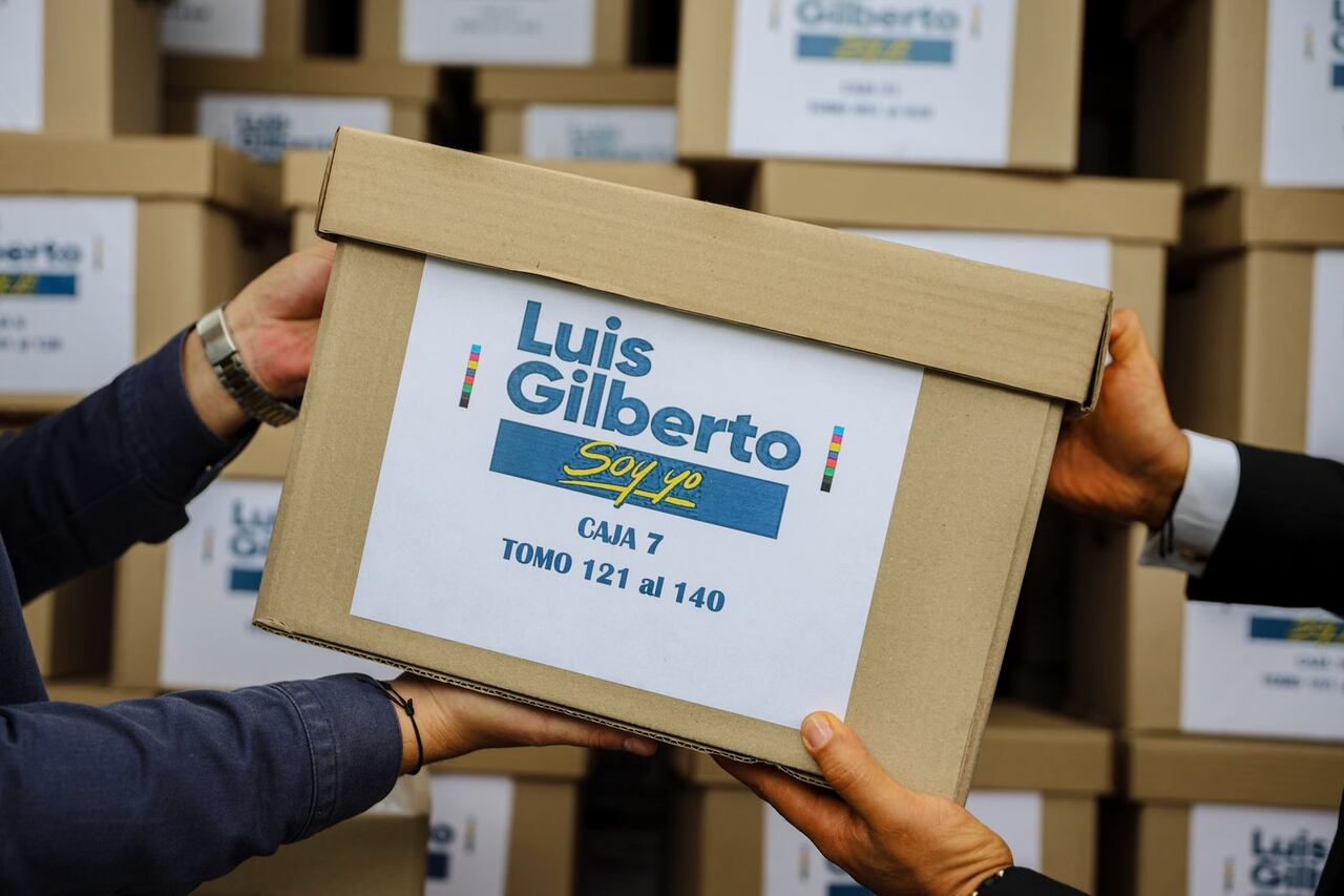 Más de 1.220.000 firmas respaldan la candidatura de Luis Gilberto Murillo.