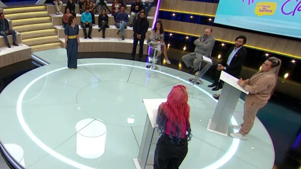 La DJ y empresaria deja en shock a la audiencia al retirarse en medio de la transmisión del programa de Flavia Dos Santos.