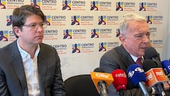 El senador Miguel Uribe y el expresidente Álvaro Uribe, entregando detalles de la reunión con el presidente Gustavo Petro.