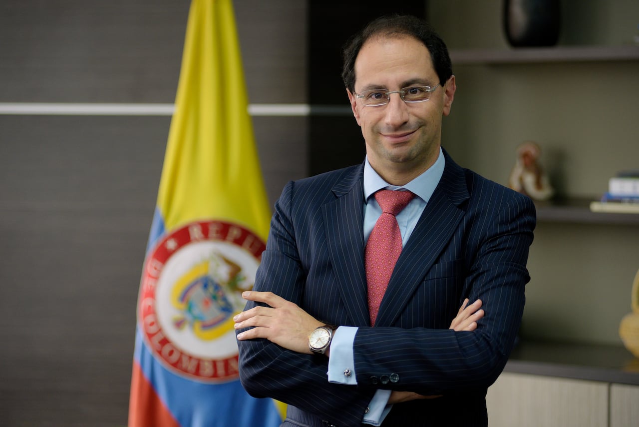 Jose Manuel Restrepo Ministro hacienda