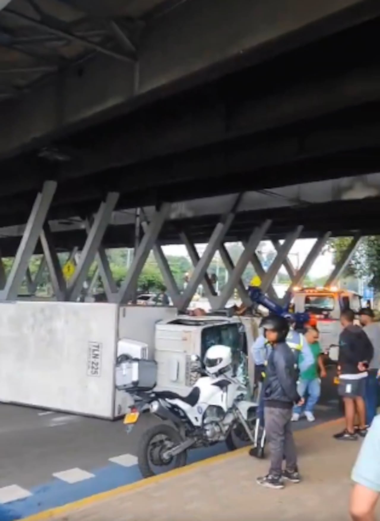 El volcamiento no dejó personas heridas.