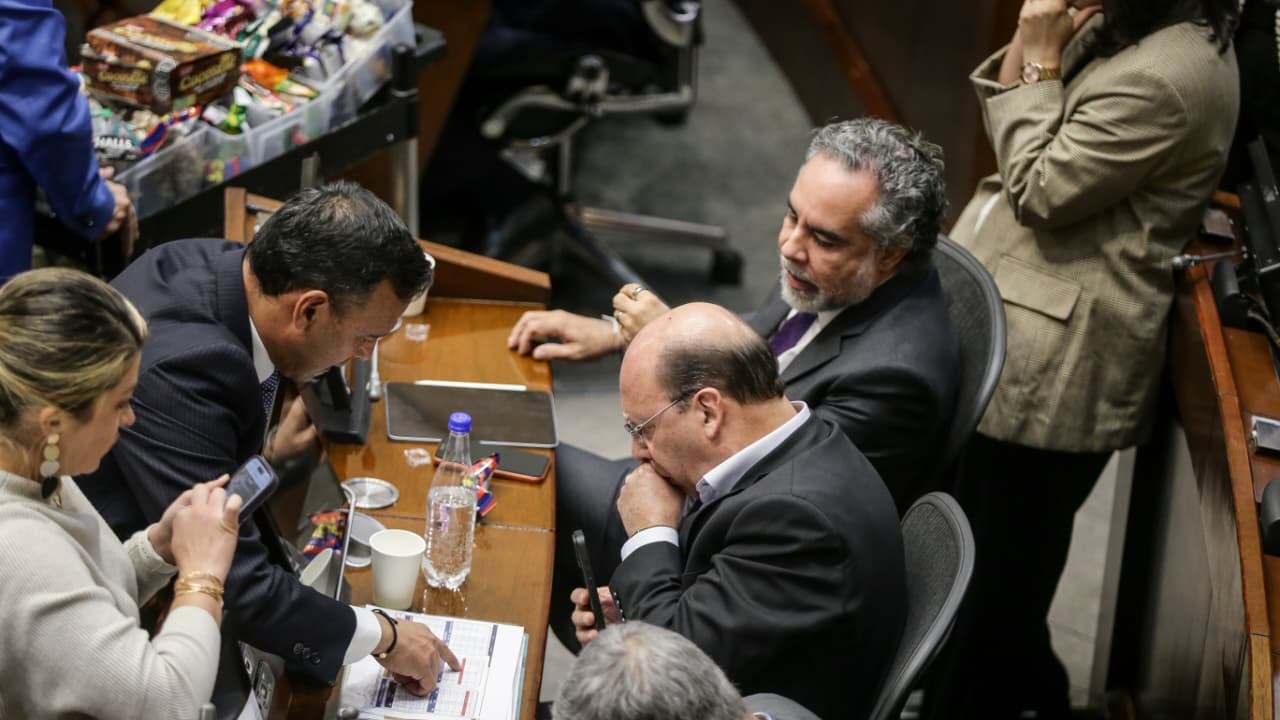 Ministros Armando Benedetti y Germán Ávila