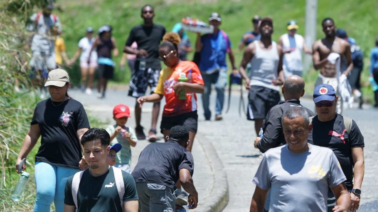 Alta afluencia de visitantes se registra en el cerro de Cristo Rey durante la jornada de Semana Santa, bajo supervisión de las autoridades locales.