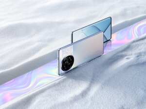 La cámara ‘selfie’ cuenta con inteligencia artificial, que exalta la belleza de las personas sin necesidad de filtros.