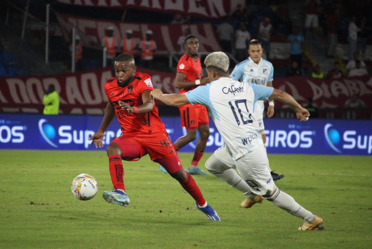 Imagen del partido entre América de Cali y Millonarios por la quinta fecha de los cuadrangulares semifinales del segundo semestre de la Liga colombiana 2023.