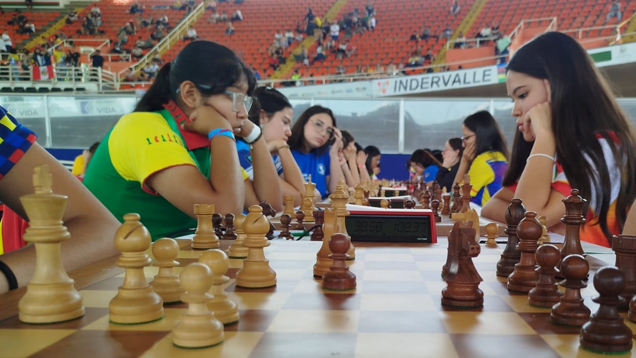El Velódromo Alcides Nieto Patiño recibió a más de 600 jóvenes ajedrecistas del continente.