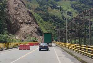 Avanza la movilidad por los puentes militares en Naranjal.