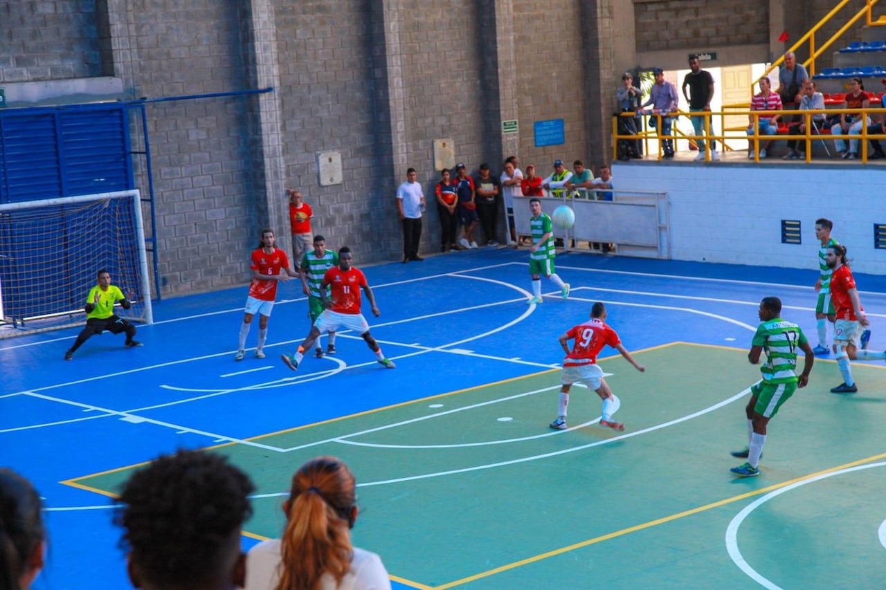 Imagen de un compromiso de fútbol sala auditivo en el torneo clasificatorio a Juegos Nacionales 2023.