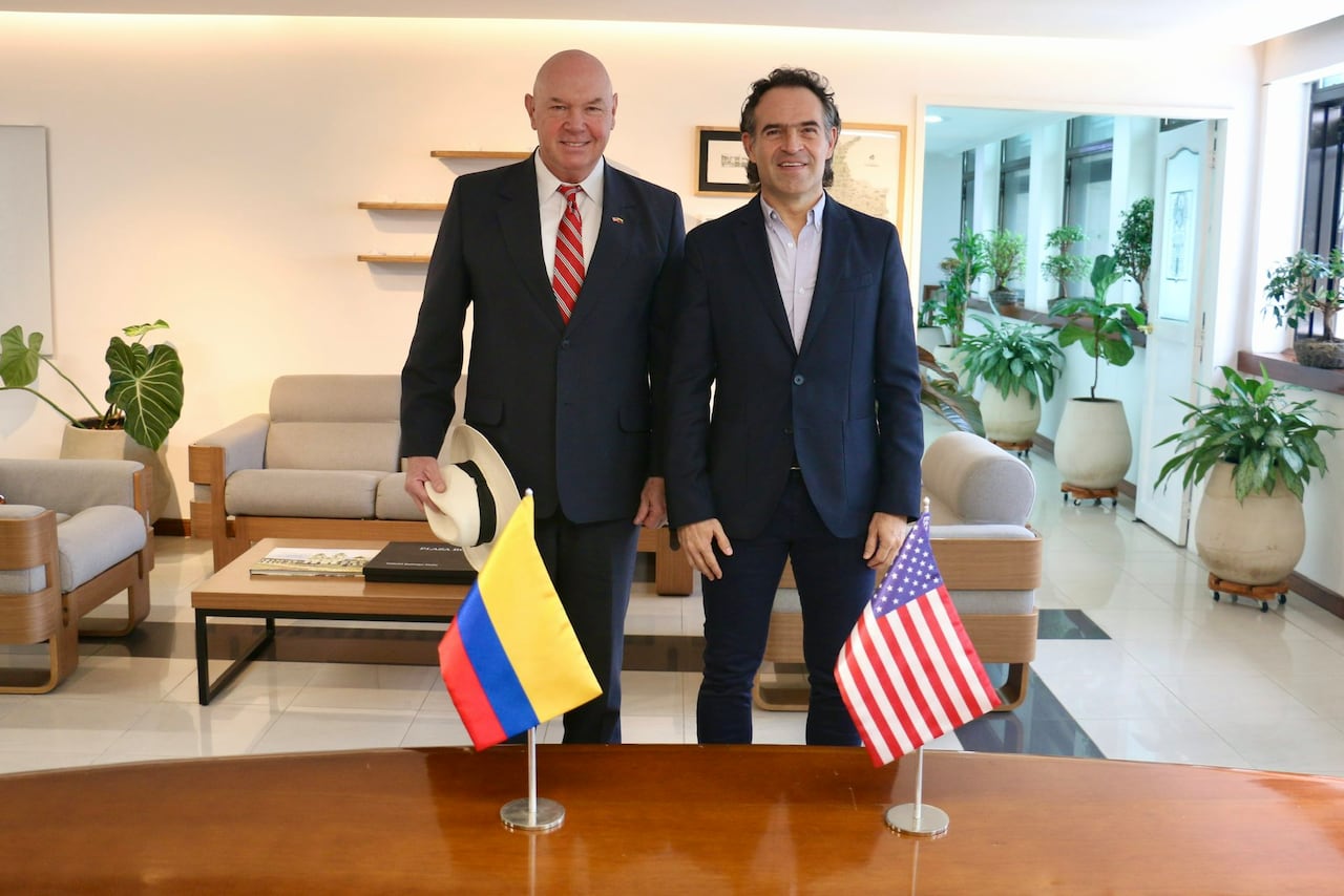 John McNamara y Federico Gutiérrez.