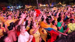 Caleños viendo el triunfo de la Selección Colombia frente a la RD Congo.