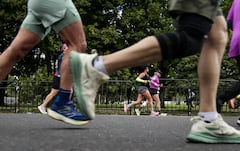 La capital colombiana es escenario de la Media Maratón de Bogotá , que celebró sus 25 años con la participación de miles de atletas aficionados y profesionales de Colombia y del mundo.