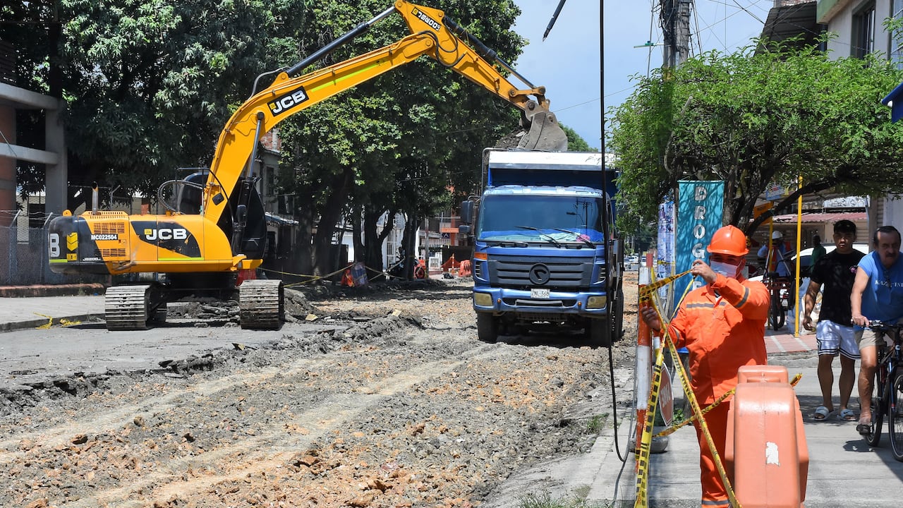 Arreglo de vía entre Cra 2 y 3con Calle 47 Barrio Salomia.
