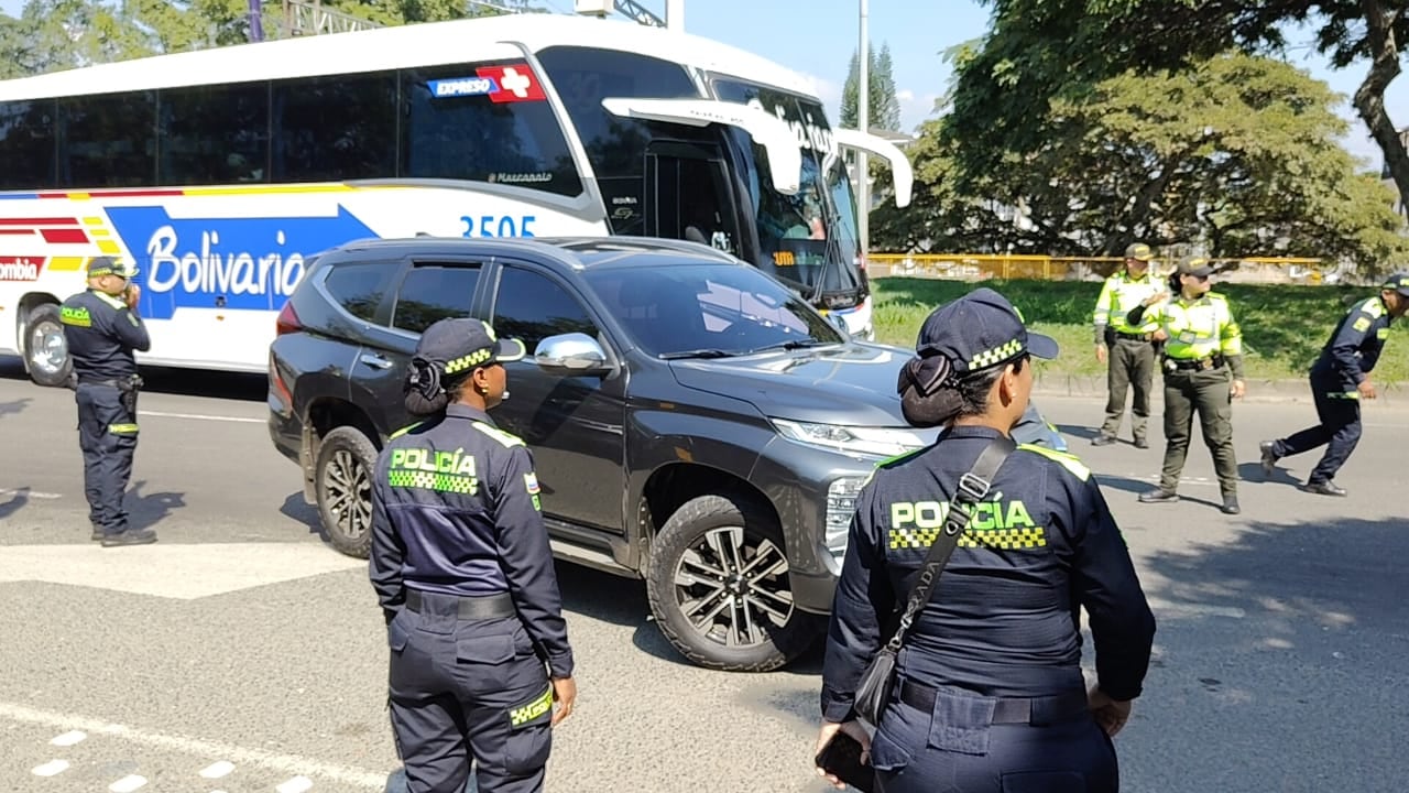 Puestos de verificación de Policía y Movilidad en los corredores de ingreso a Cali