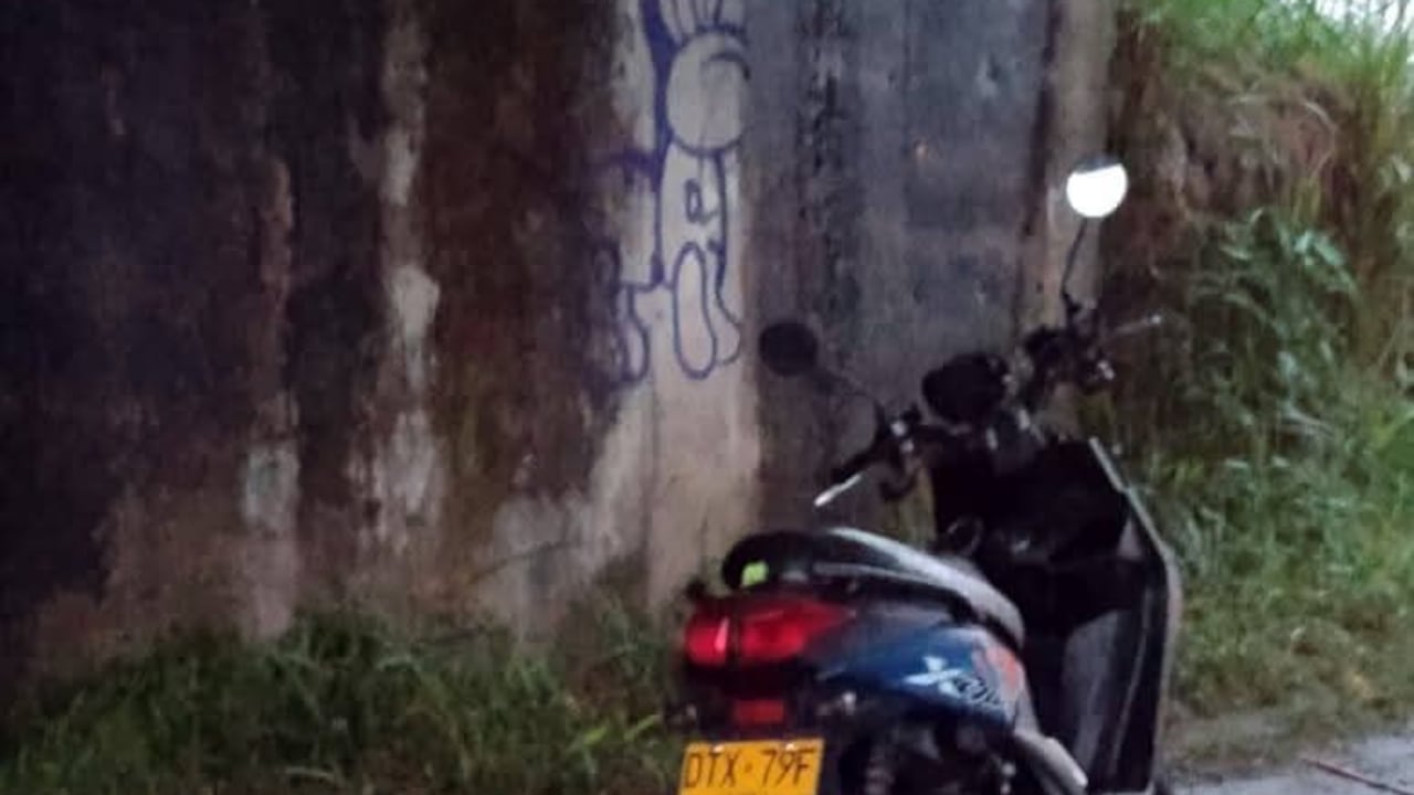 Posible moto con explosivos en la vía Panamericana