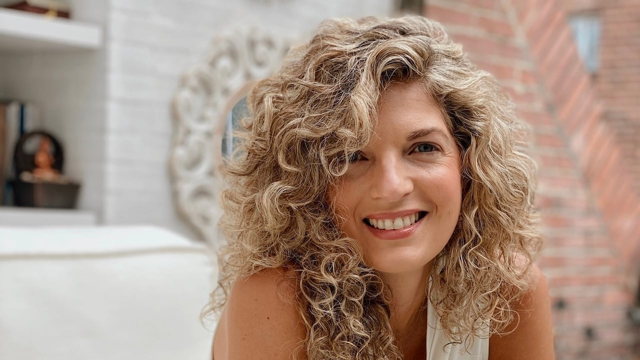 Alexandra Pumarejo dice que una manera de cambiar el mundo es promoviendo el amor propio. “al estar sanas podemos ayudar a otros a sanar”