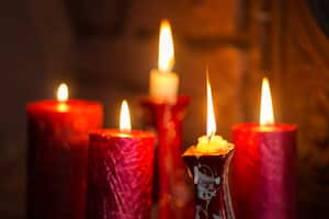 Realizar rituales de purificación y crear un santuario de bienestar ayuda a recibir el próximo año con energía renovada.