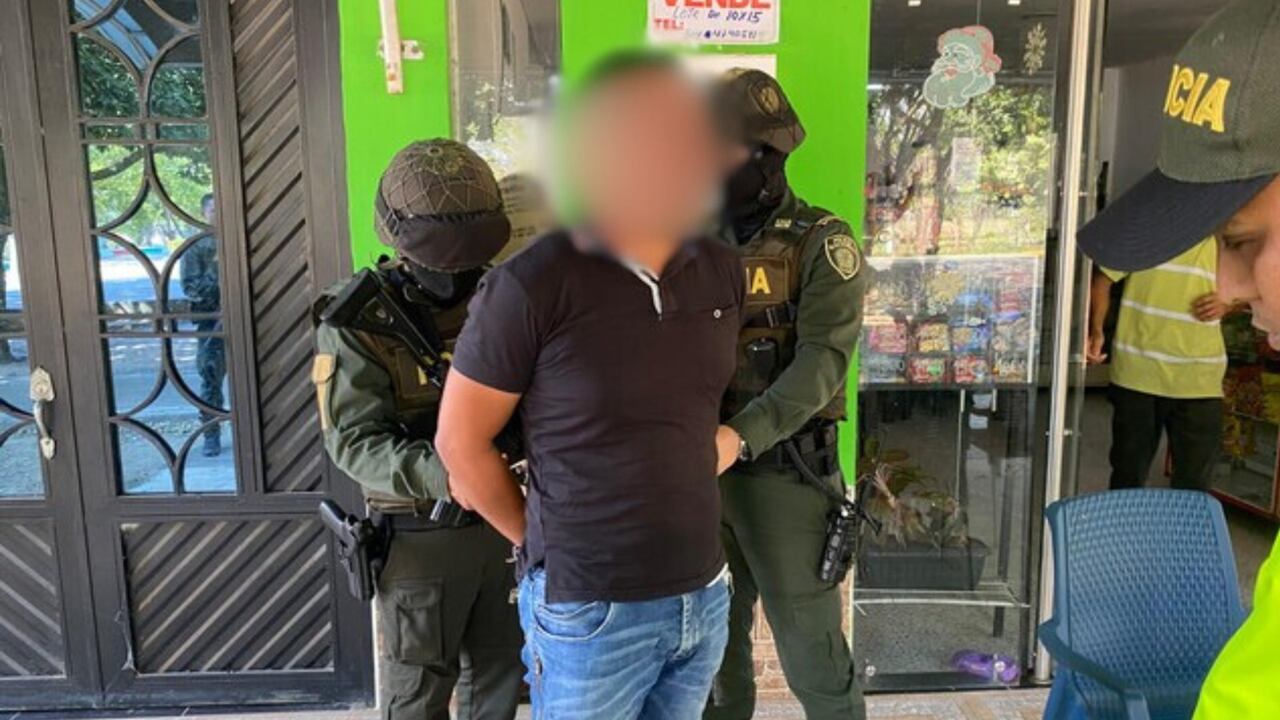 Momento de la captura del presunto culpable de participar en el atentado de la Escuela General Santander.