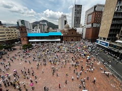 Manifestantes irrumpieron en la plazoleta de San Francisco durante las movilizaciones convocadas para este jueves 19 de septiembre.