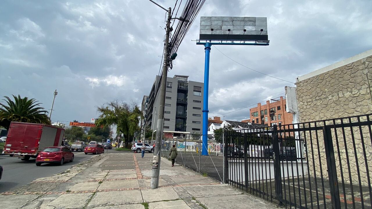 La polémica valla publicitaria que Juanita Goebertus desmontó.