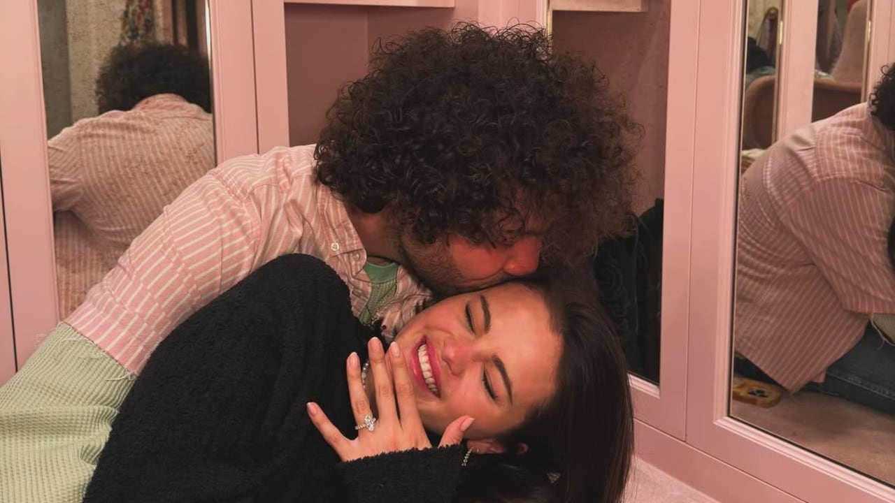 Selena Gómez reveló que su novio le pidió matrimonio.