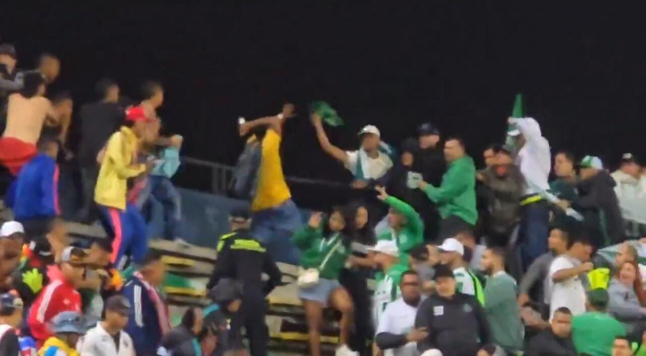 Los hinchas llegaron a agredirse hasta con armas blancas.