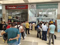 Ciudadanos acudieron masivamente a la sede de la Registraduría Auxiliar 3 en Cali para realizar trámites electorales.