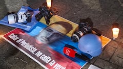 Reporteros gráficos, camarógrafos y periodistas de la ciudad de Cali pertenecientes al Círculo de Reporteros Gráficos del Valle del Cauca, Ciregráficos levantaron su voz durante un plantón en el Boulevard del río por el asesinato del periodista Mateo Pérez Rueda en Briceño Antioquía .
