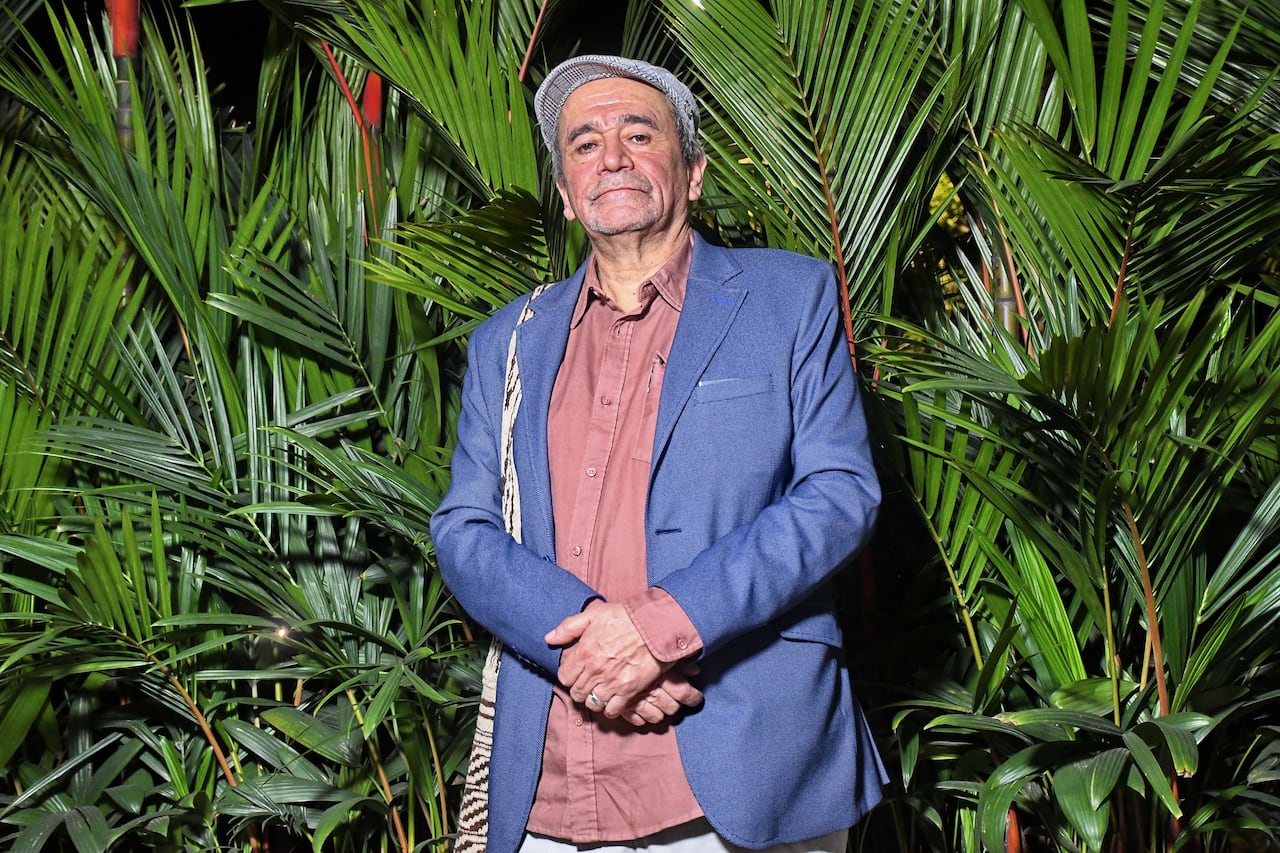 Escritor: Evelio Rosero. Lluvia de fusiles en la selva. Foto José L Guzmán. El País