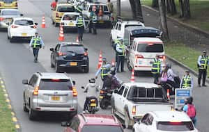 Cali: Los operativos de control por parte de agentes de tránsito que se vienen desarrollando en la ciudad han incrementado las agresiones contra los estos funcionarios de movilidad. foto José L Guzmán. EL País.