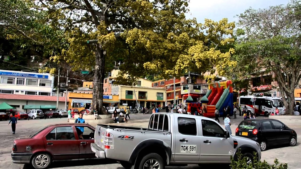 Parque central de San Antonio del Tequendama