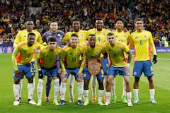 Colombia's players pose prior to the international friendly football match between Romania and Colombia at the Metropolitano stadium in Madrid on March 26, 2024. (Photo by OSCAR DEL POZO / AFP)
