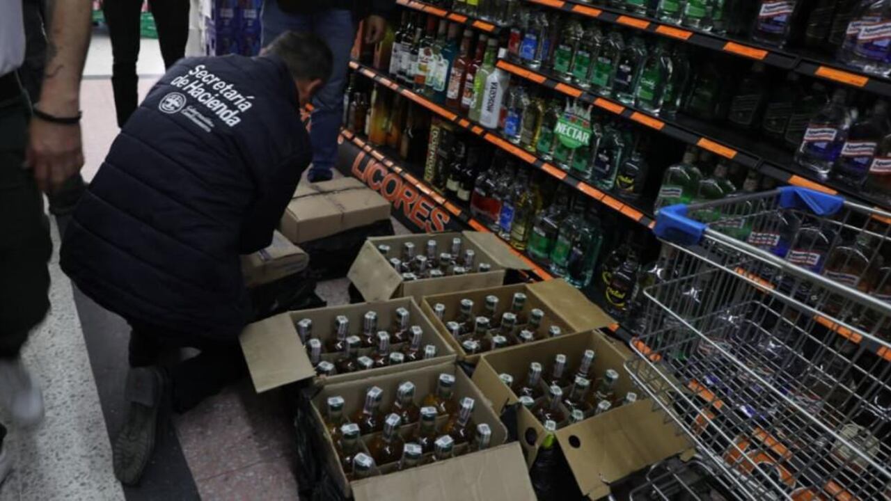 Durante la intervención, también se verificó la documentación de los negocios, asegurando que no estuvieran operando al margen de la ley.