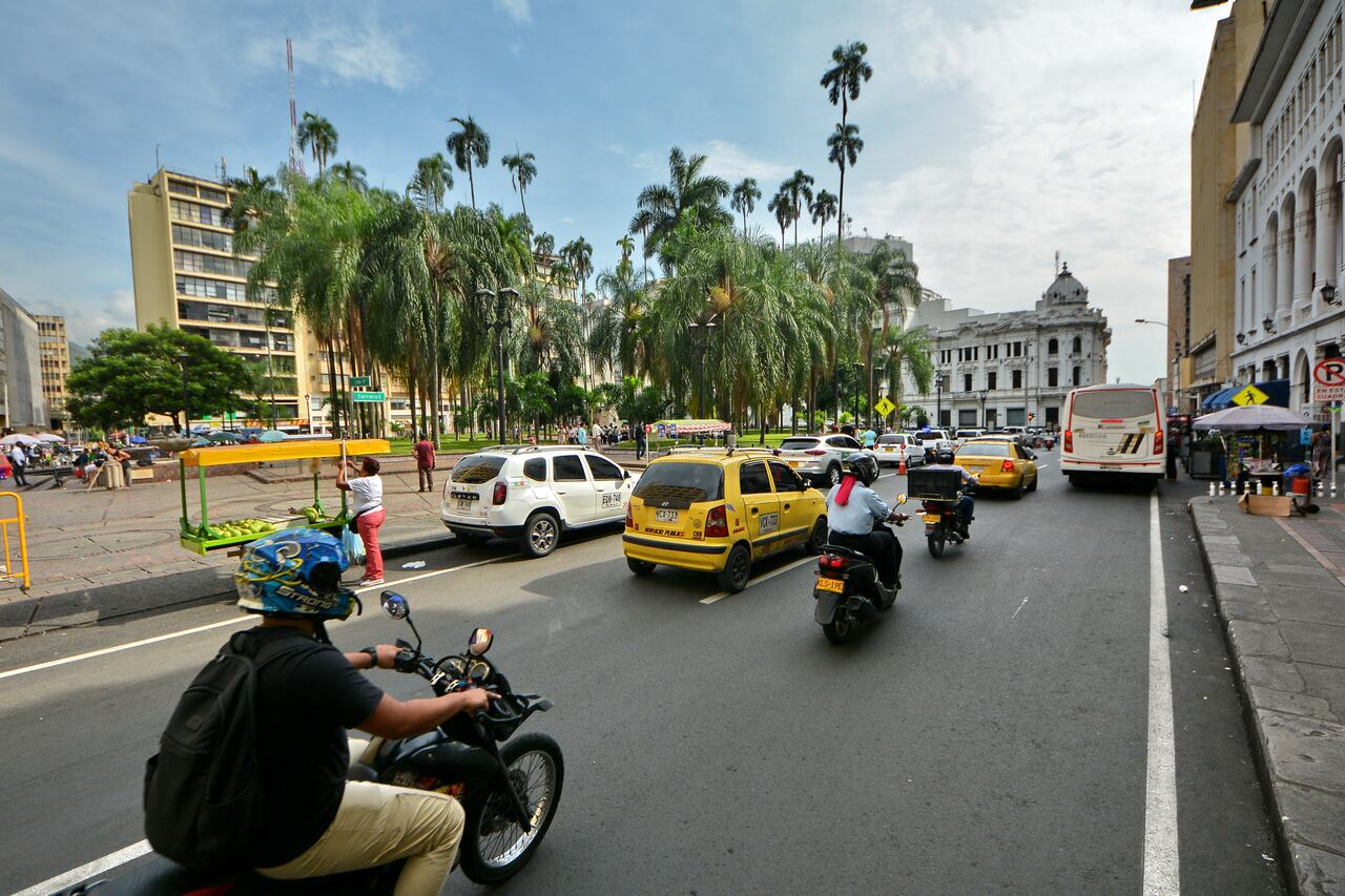 Las calles del centro de Cali, donde será instalada la zona verde de la COP16, serán peatonalizadas a partir del próximo lunes 7 de octubre. La Secretaría de Movilidad de Cali anunció que contará con un despliegue de más de 350 agentes de tránsito para regular la movilidad en esta zona de la ciudad. 4 de Octubre de 2024. Foto Jorge Orozco / El País.