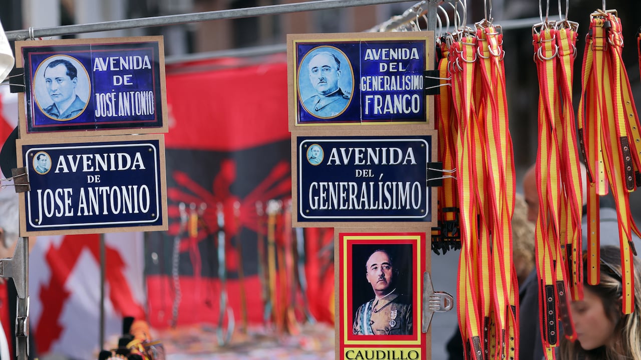 Medio siglo después de la muerte de Franco, España conserva símbolos de la dictadura