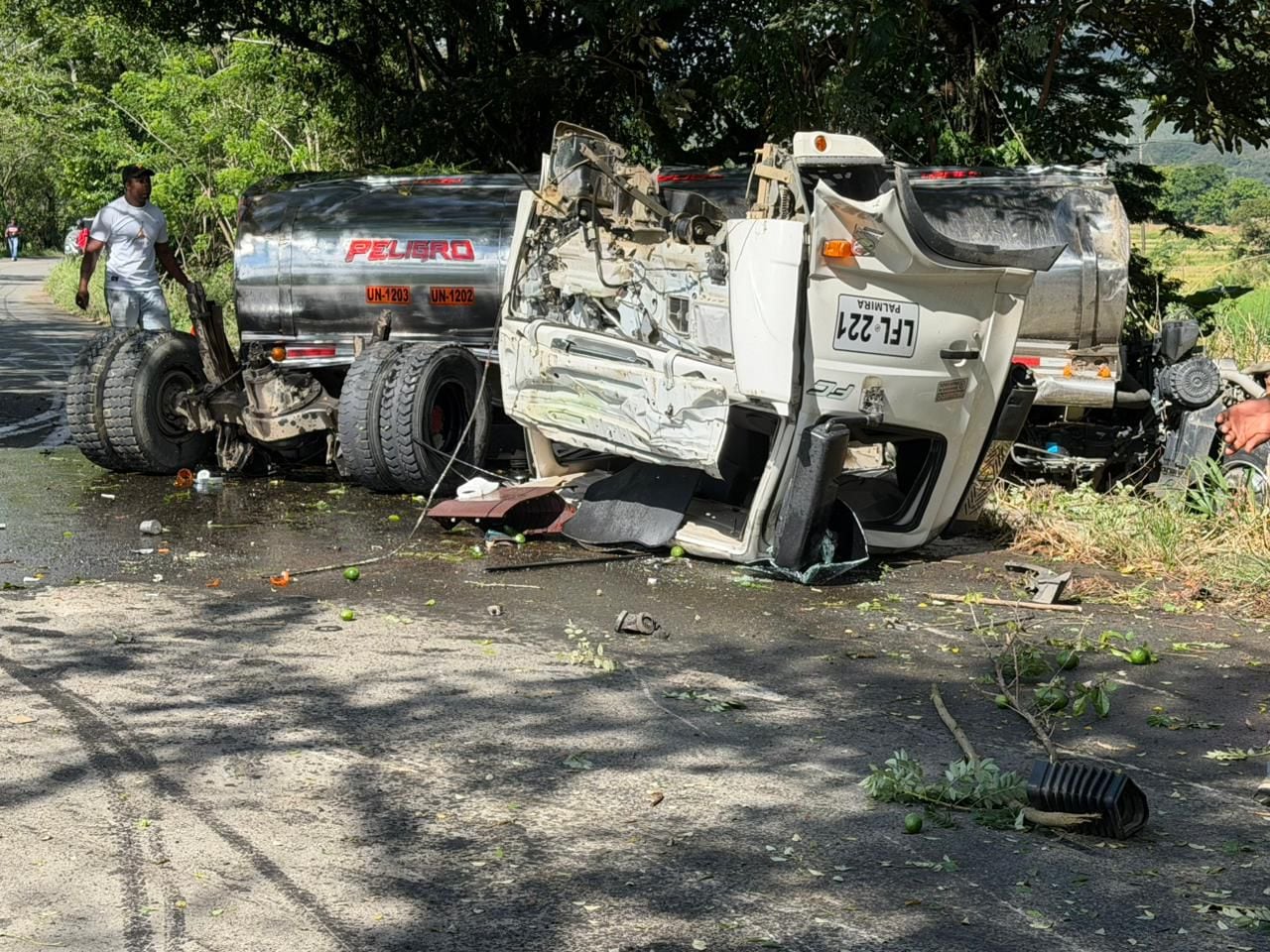 Accidente De tránsito en la vía Jamundí -Timba. Camión cisterna sin frenos.