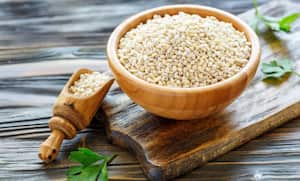 La cebada es un grano integral, rico en fibra, vitaminas B, magnesio, selenio y antioxidantes, según la Dra. Laura González, nutricionista registrada.