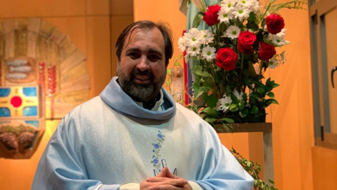 Sacerdote Rodolfo Londoño.