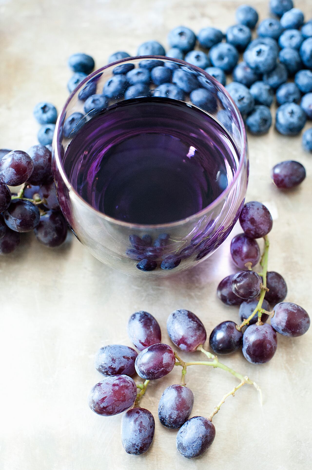 La relación entre el jugo de arándanos y la presión arterial: un vistazo profundo.