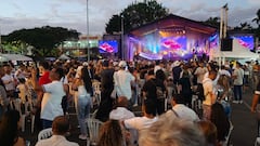 Melómanos, coleccionistas y público en general disfrutan de la música, los vinilos y la cultura salsera en el Encuentro de la Feria de Cali.