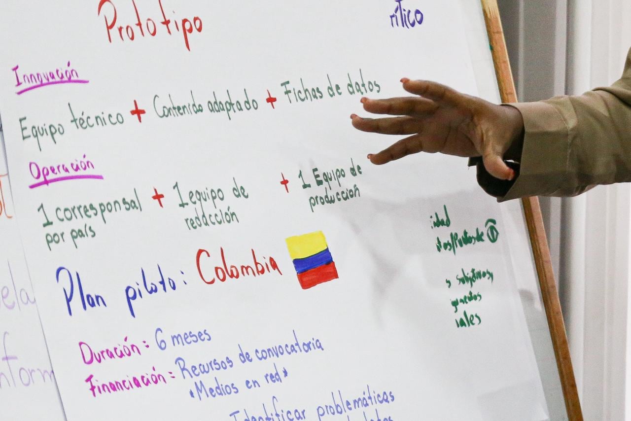 Delegaciones de México y Chile plantearon programas piloto en colegios para formar a estudiantes en ciberseguridad, debate constructivo y recuperación del tejido social.