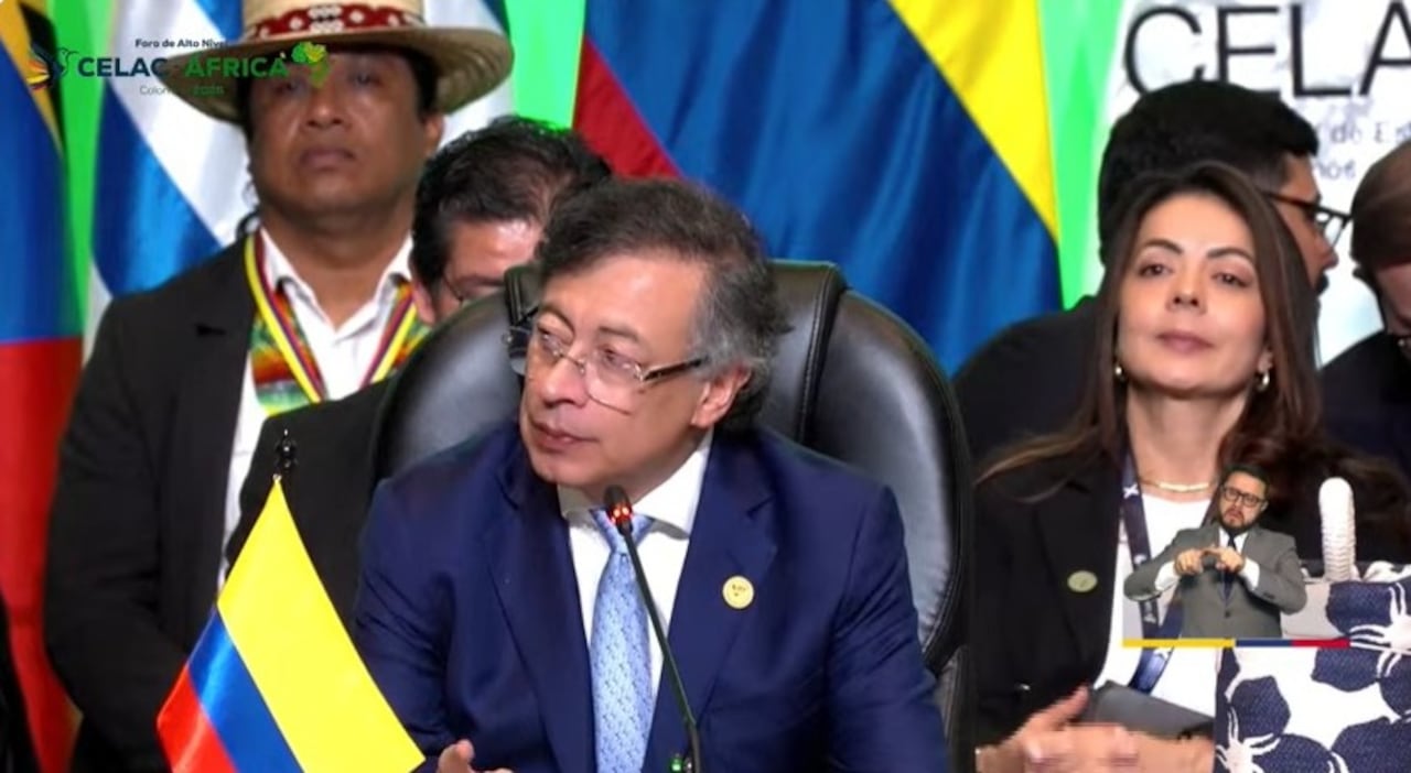 Gustavo Petro en la cumbre CELAC en Bogotá.