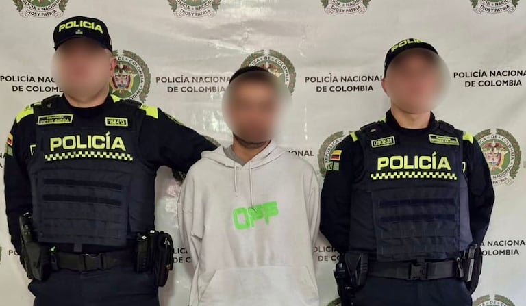 Este sujeto enfrenta una pena que oscila entre los 18 y 25 años de prisión por su presunta participación en la muerte violenta de tres personas