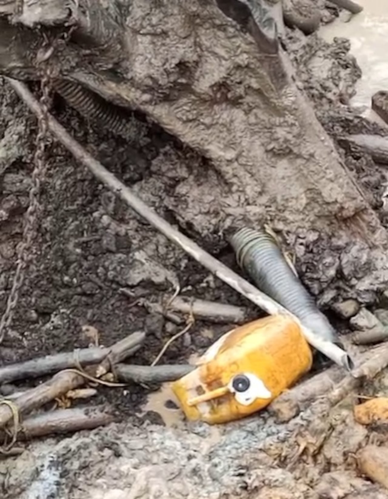 Cuatro mineros murieron tras quedar atrapados por un deslizamiento de tierra dentro de un socavón en el sector de Pisares, Timbiquí.