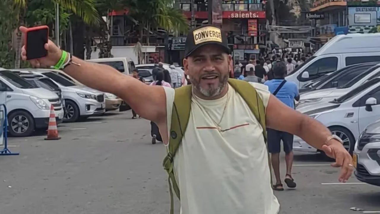Alejandro Calderón Hernández, comerciante costarricense. Su familia lo busca en Colombia, tras su extraña desaparición.