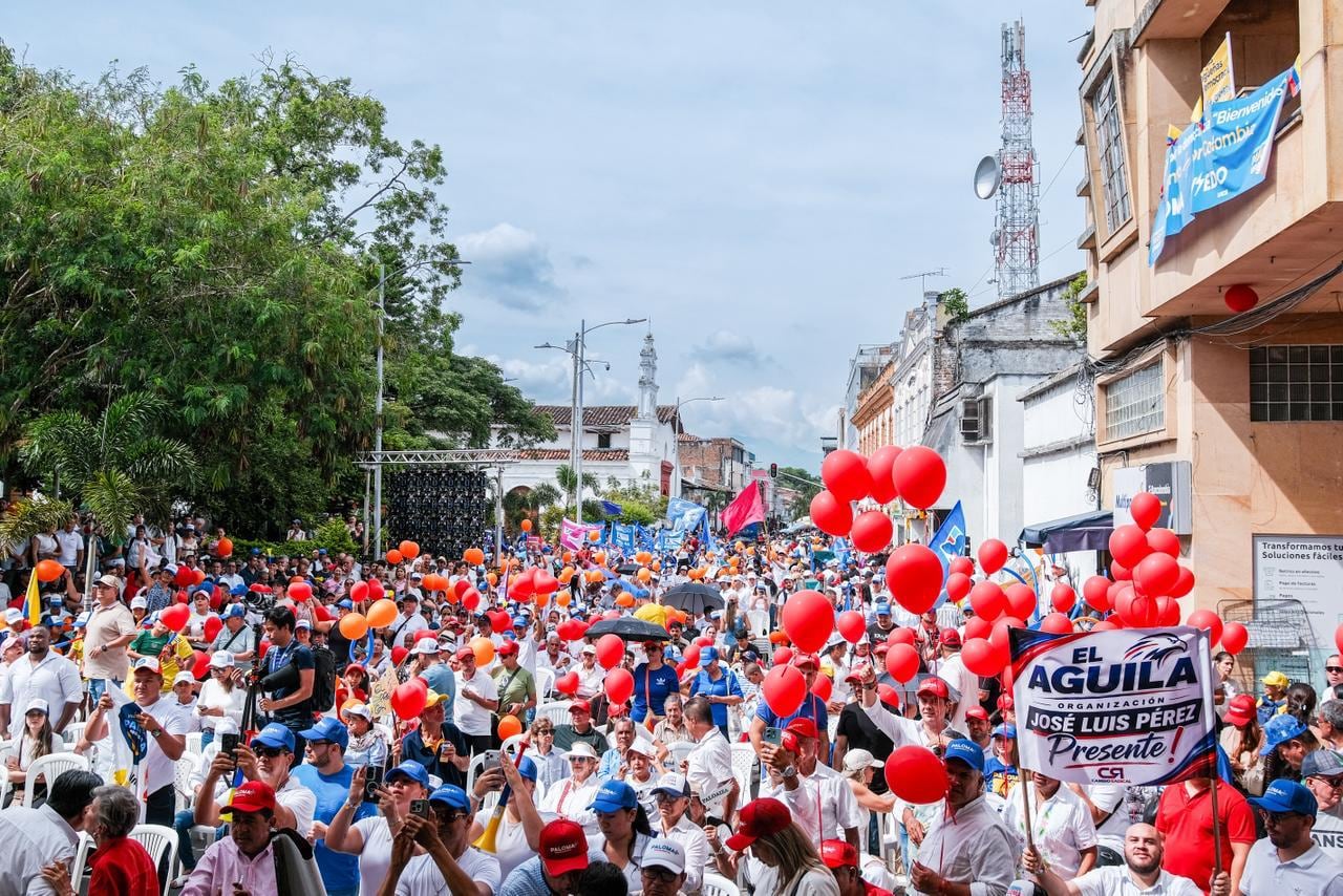 La precandidata presidencial habló sobre seguridad, liderazgo femenino y orden público en el suroccidente colombiano.