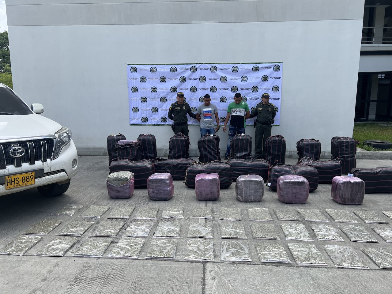 Dos personas fueron capturadas al ser sorprendidas transportando el cargamento.