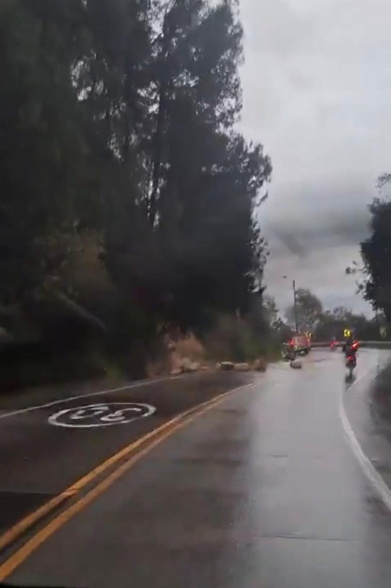 Los bomberos ya están en el lugar para hacerse cargo de la emergencia.