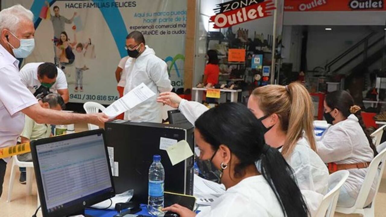 La oficina de Hacienda de Cali tiene jornadas móviles para asesorar a los caleños con el pago de sus impuestos. | Foto: Foto: Especial para El País.