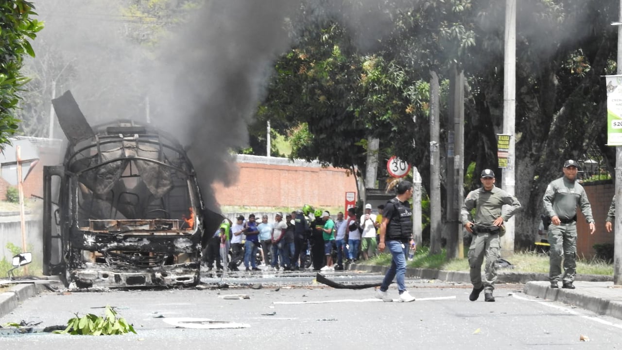 Atentado con cilindros al Batallón pichincha en Cali