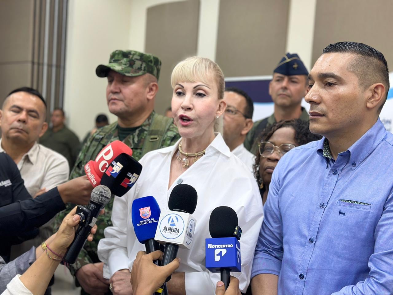 Gobernadores, alcaldes y Fuerza Pública acordaron realizar reuniones permanentes y reforzar la inversión social para recuperar la tranquilidad en el suroccidente del país.